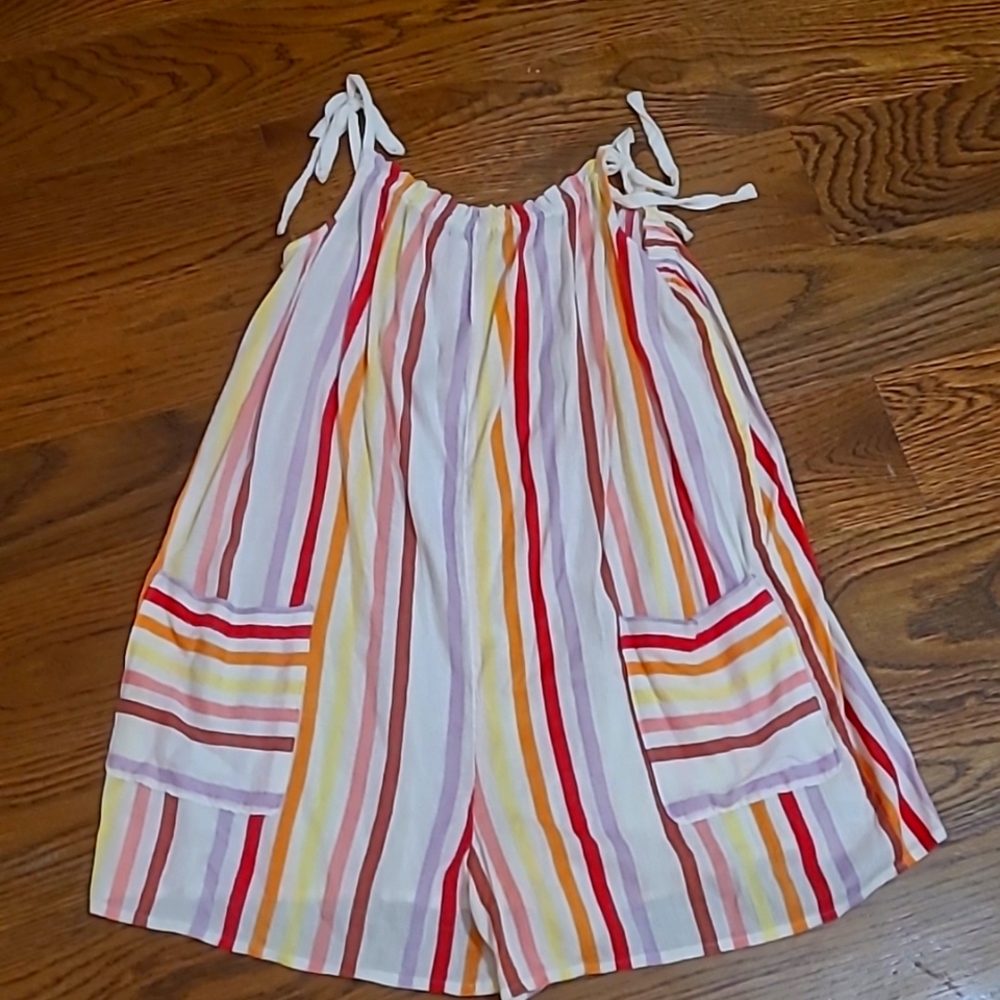 Aerie, medium  , light purple, Marron,  yellow, light pink orange